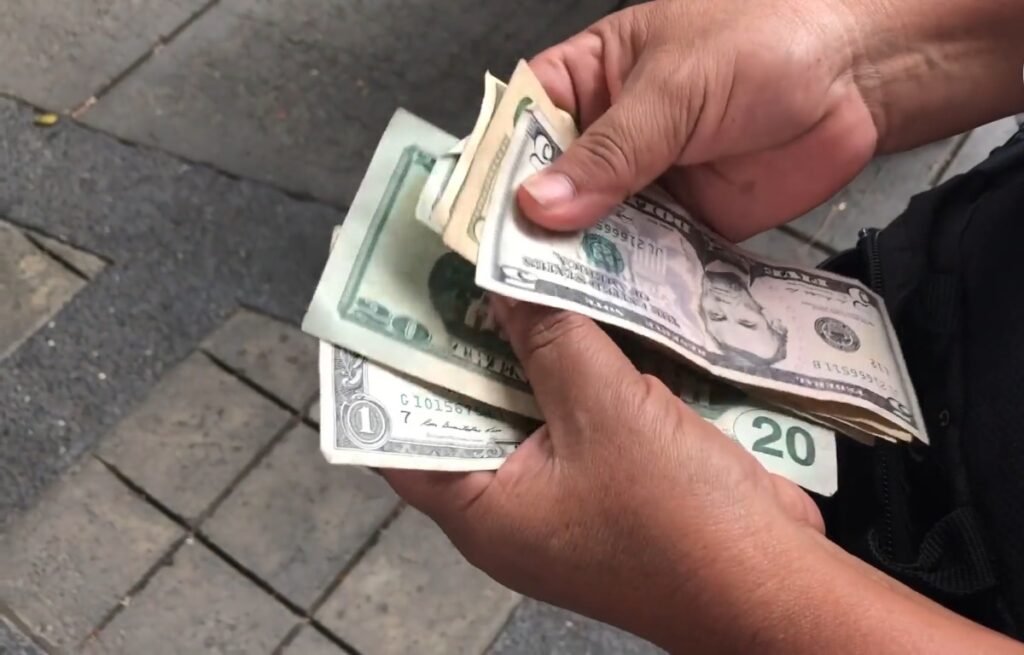 Precio del dólar oficial continúa en aumento Precio del dólar oficial continúa en aumento