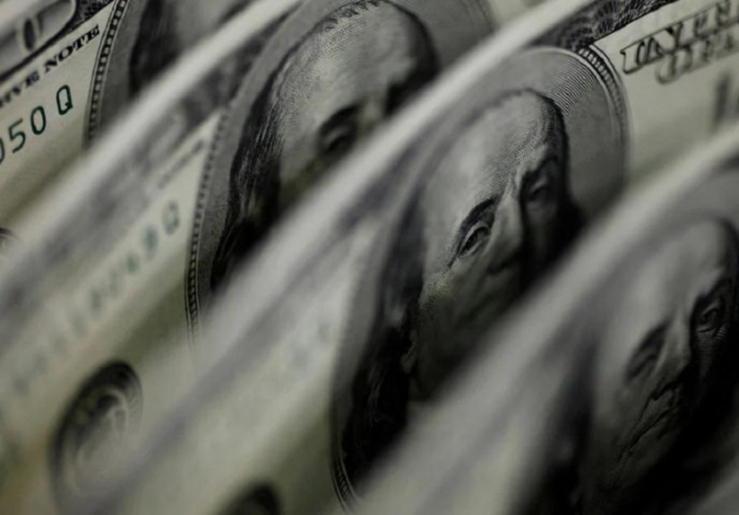 Se recalentó el dólar: el mayorista superó los .220 y tocó el nivel más alto desde la flexibilización del cepo